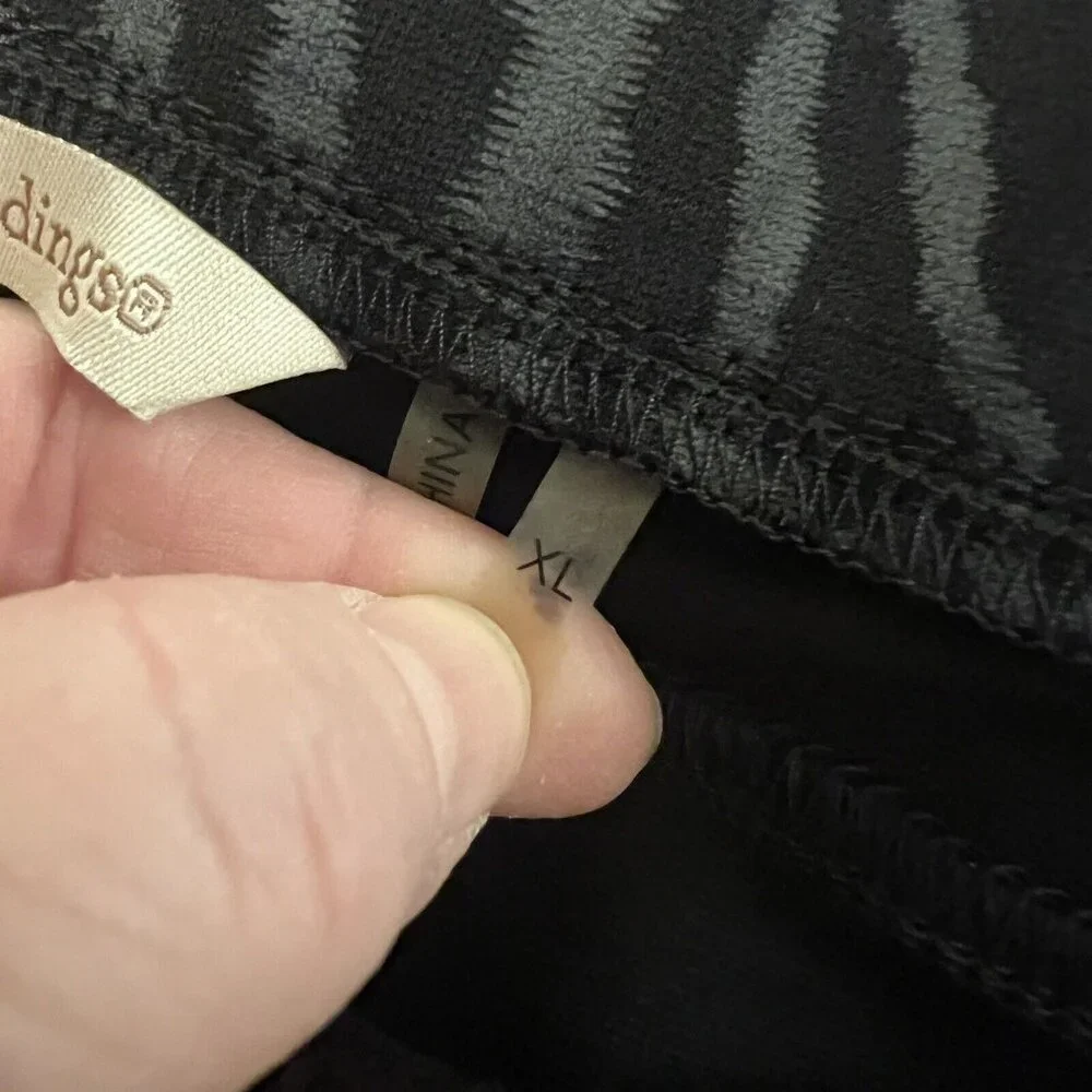 Soft Surroundings Super‎ Stretch Pull-On Ankle Pants Black XL Zebra Mob Wife